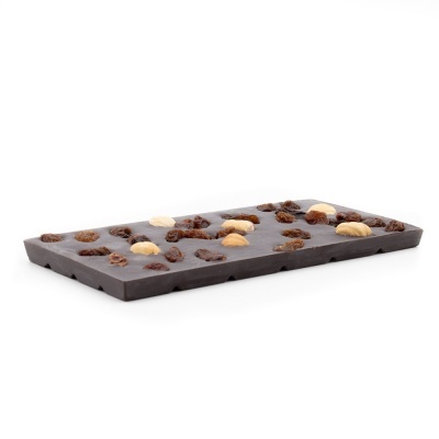 Tablete de Chocolate Negro 70% com Avelãs e Passas Tablete de Chocolate Negro 70% com Avelãs e Passas