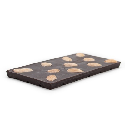 Tablete de Chocolate Negro 70% com Amêndoa Tablete de Chocolate Negro 70% com Amêndoa