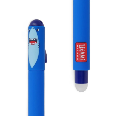 Caneta azul com tampa decorada com rosto de tubarão e logo LEGAMI MILANO