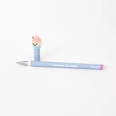 Caneta azul clara com tampa em forma de gelado unicórnio