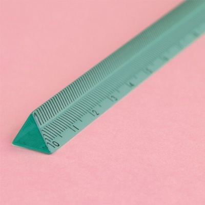 Régua triangular Milan 15cm