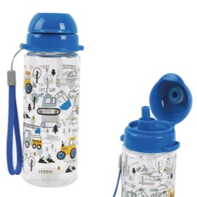 Garrafa plástica transparente com tampa azul e decoração de máquinas de construção