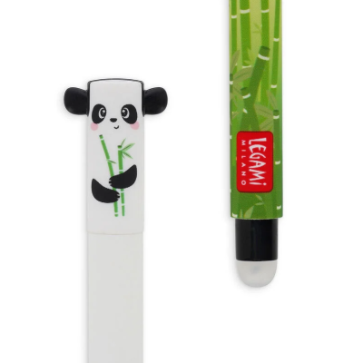 Caneta branca decorada com imagem de panda e padrão de bambu verde com texto LEGAMI MILANO