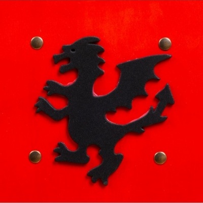 Escudo Vermelho de Cavaleiro/a Escudo Vermelho de Cavaleiro/a