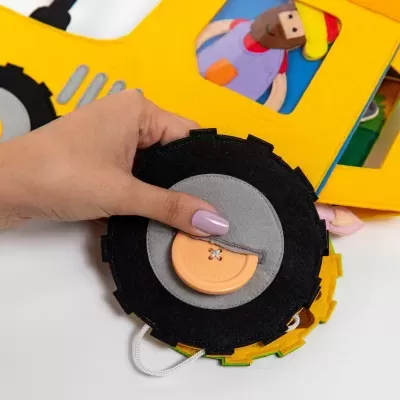 Trator de Viagem | Livro Sensorial | Quiet Book