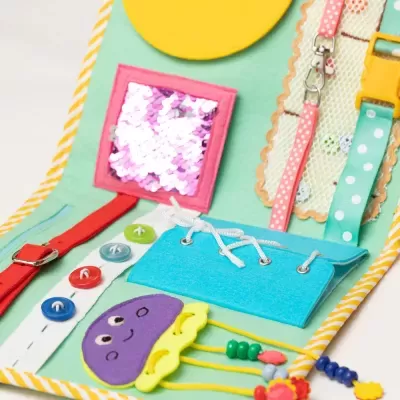 Aventura no Espaço Livro Sensorial | Quiet Book