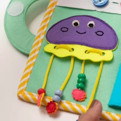 Aventura no Espaço Livro Sensorial | Quiet Book