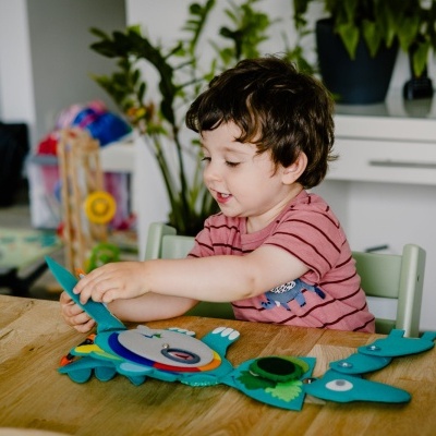 Dinossauro de Viagem | Livro Sensorial | Quiet Book Dinossauro de Viagem | Livro Sensorial | Quiet Book