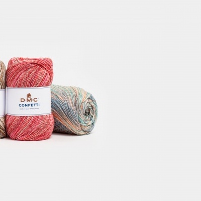 Novelos de lã coloridos com etiquetas DMC CONFETTI