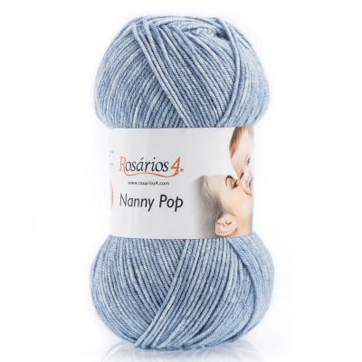 Novelo de lã azul claro Rosários 4 Nanny Pop com etiqueta branca e imagem de mãe e bebé
