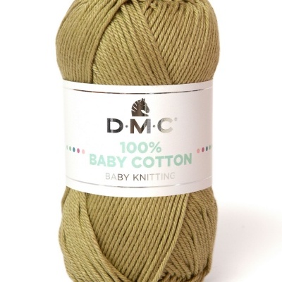 Novelo de lã verde musgo com rótulo branco D.M.C 100% Baby Cotton e texto Cor 772