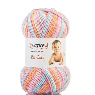 Novelo de lã multicolorido com rótulo e imagem de bebé