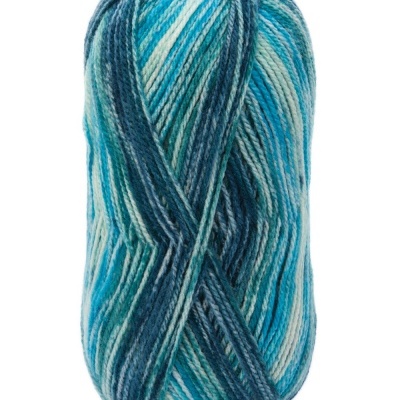 Novelo de lã colorida azul, branco e verde água com texto 'Cor 479'