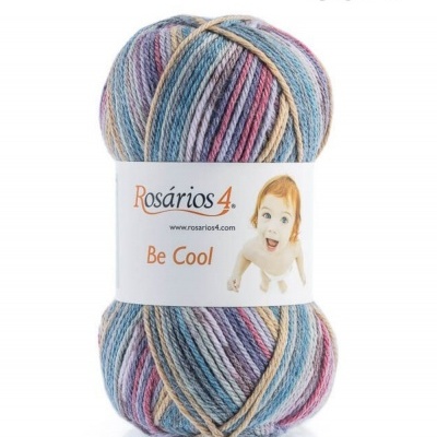 Novelo de lã multicolorido Rosários 4 com etiqueta branca e imagem de bebé, fundo branco