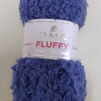 Skein de lã azul felpuda DMC FLUFFY BABY KNITTING cor 722 com etiqueta branca