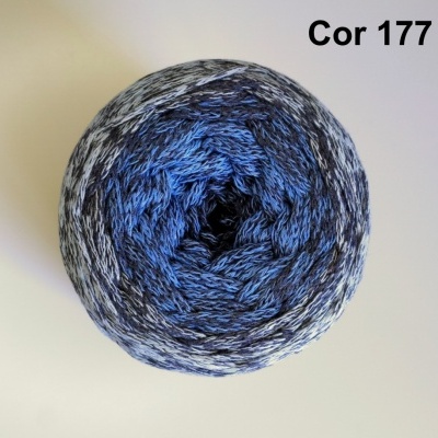Novelo de fio azul e cinza e texto 'Cor 177'