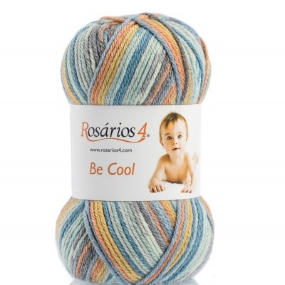 Novelo de lã multicolorido Rosários 4 Be Cool com etiqueta e bebé na imagem