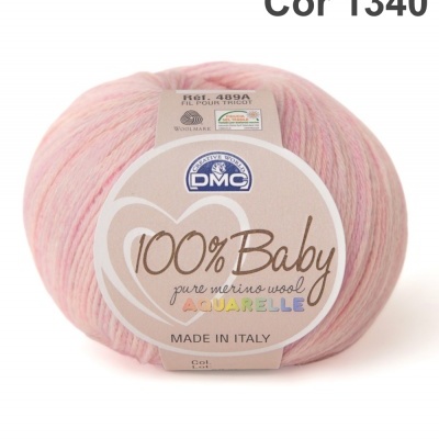 Novelo de lã cor-de-rosa claro com rótulo DMC 100% Baby Aquarelle