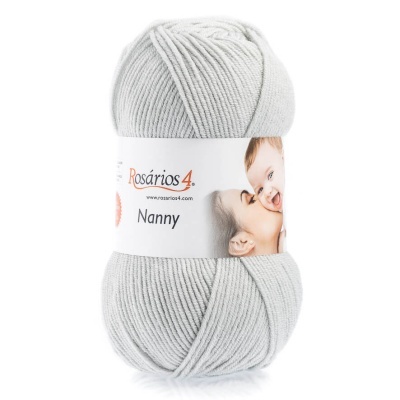 Novelo de lã cinzenta clara Rosários 4 modelo Nanny com etiquetas