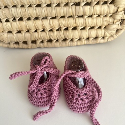 Sapatitos Laçada - Croché - Rosa Velho