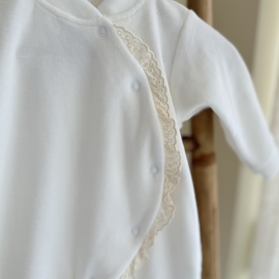 Babygrow Veludo Bordado Inglês