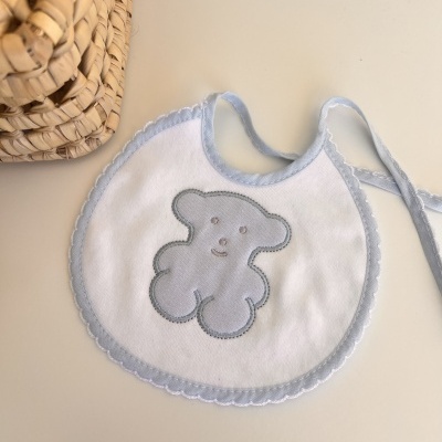 Babete ursinho - azul bebé