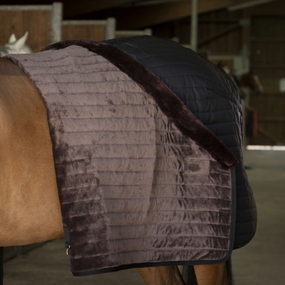 Cobrejão de Boxe EQUITHÈME "Teddy" Forro de Borrego Sintético