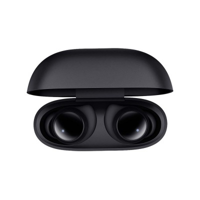 Auriculares sem fios pretos na caixa de carregamento preta aberta