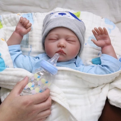 Bebé Nenuco Reborn menino 50cm corpo inteiro em Vinil Silicone, banhável com acessórios