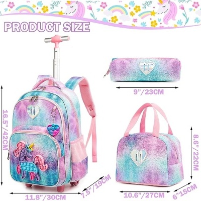 Conjunto de mochila com rodas, mochila pequena e estojo em cores pastel com desenho de unicórnio.