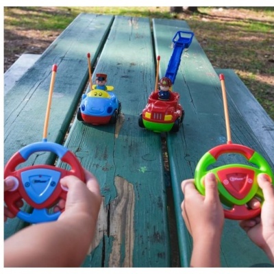 Kit Primeiro Carro com comando Som e Luz - Top Race Cartoon 2 carros telecomandados