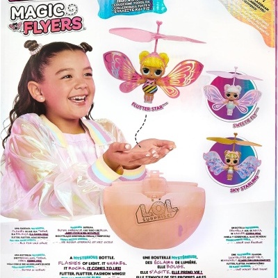Embalagem do brinquedo LOL Surprise Magic Flyers com boneca voadora e base rosa