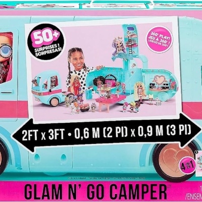 Caixa de brinquedo LOL OMG Glam N' Go Camper com carrinha azul e rosa e bonecas LOL