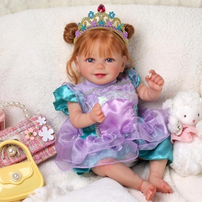 Boneca Bebé Reborn Cabelos vermelhos, 50cm em Silicone Vinílico e tecido, detalhes realistas, com acessórios