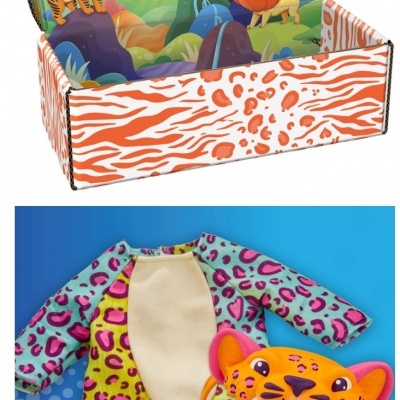 Caixa Baby Alive com desenhos de animais selvagens e fato de carnaval com máscara de onça.