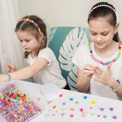 Kit de Missangas Infantil 550 Peças – DIY para Fazer Pulseiras, Colares e Acessórios Criativos