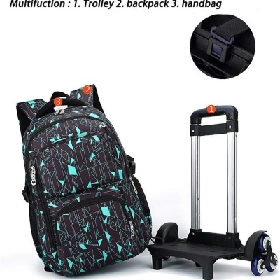 Mochila preta com padrão geométrico azul e branco junto com trolley de mão preto com estrutura metálica