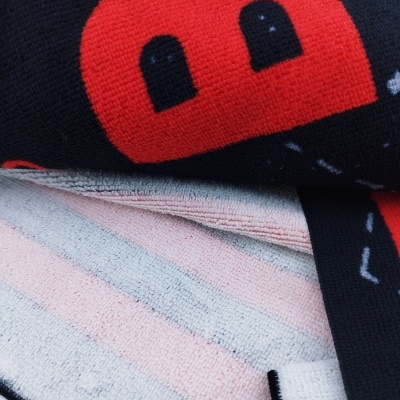 TOALHA 100X180CM MICROFIBRA OFICIAL SPORT LISBOA E BENFICA