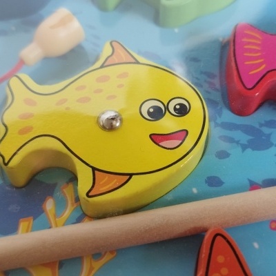 JOGO DE PESCA E PUZZLE EM MADEIRA - 12 PEÇAS