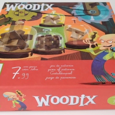 WOODIX - JOGO DE LÓGICA COM PEÇAS DE MADEIRA, DJECO