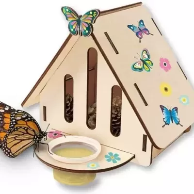 HOTEL DE BORBOLETAS EM MADEIRA PARA MONTAR E COLORIR MOXY