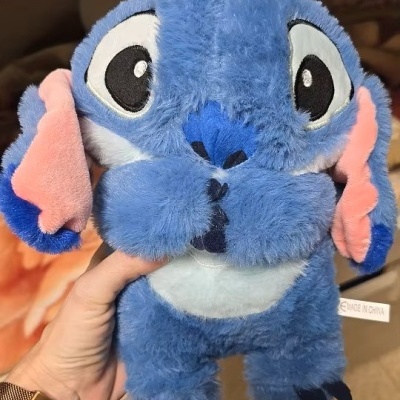 PELUCHE DO STITCH QUE RESPIRA E TOCA MÚSICA 28CM