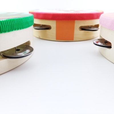 PANDEIRETA INFANTIL EM MADEIRA 15CM