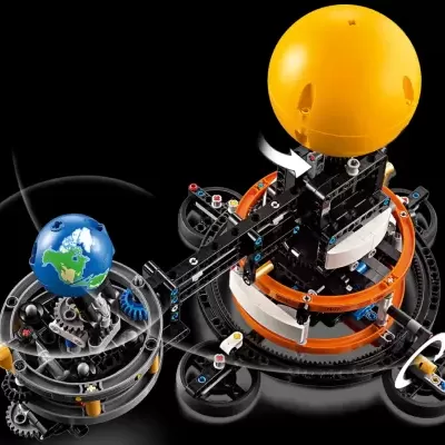LEGO TECHNIC: PLANETA TERRA E LUA EM ÓRBITA 42179 LEGO TECHNIC: PLANETA TERRA E LUA EM ÓRBITA 42179