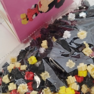 BLOCOS DE CONSTRUÇÃO MINNIE MOUSE QF009, RZPIA