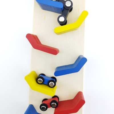 JOGO DOS CARROS EM CASCATA DE MADEIRA