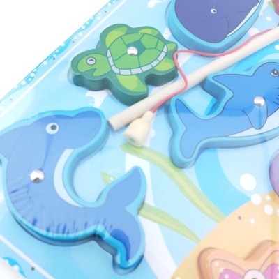 JOGO DE PESCA E PUZZLE EM MADEIRA - 8 PEÇAS