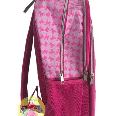 Mochila rosa com padrão de cavalos cor-de-rosa vista lateral