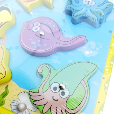 JOGO DE PESCA E PUZZLE EM MADEIRA - 8 PEÇAS