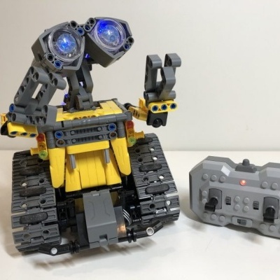 CONJUNTO DE CONSTRUÇÃO ROBOT 4EM1 C/ COMANDO REMOTO 8053 iM.Master